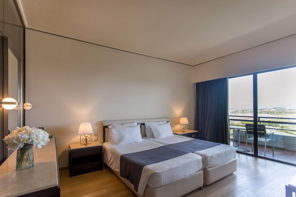 Standard Lake/ Ancient Port View