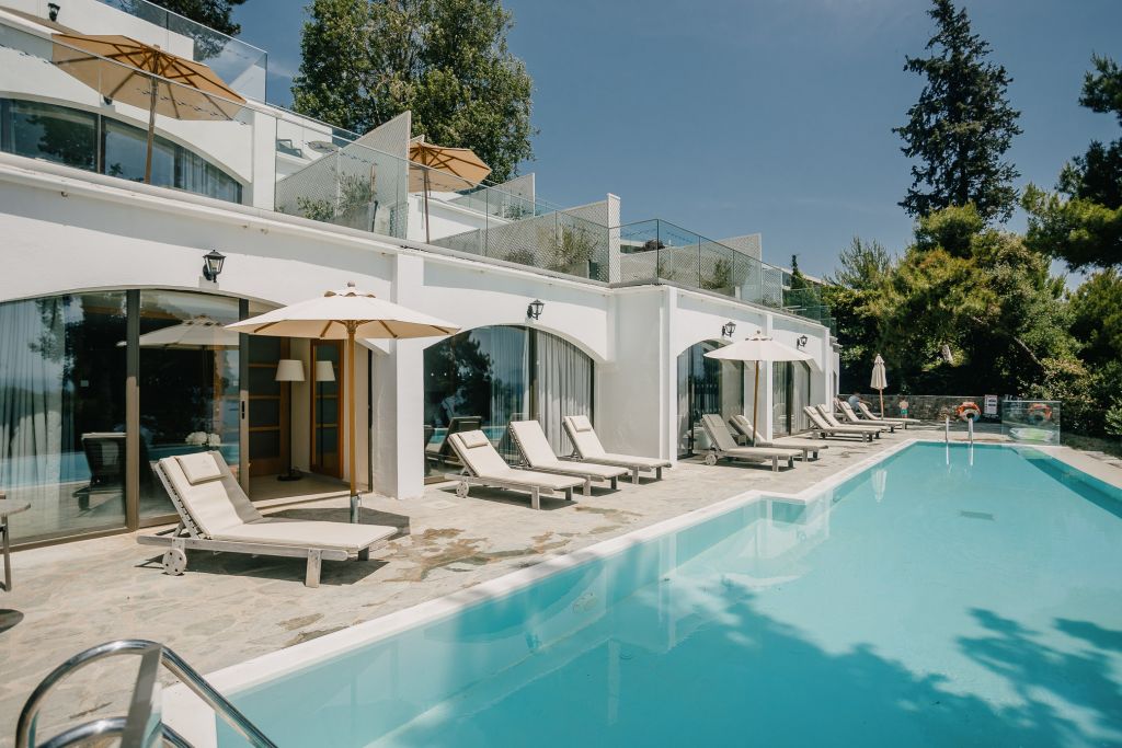 Superior Bungalow with Sharing Pool Sea View / Mouse Island View