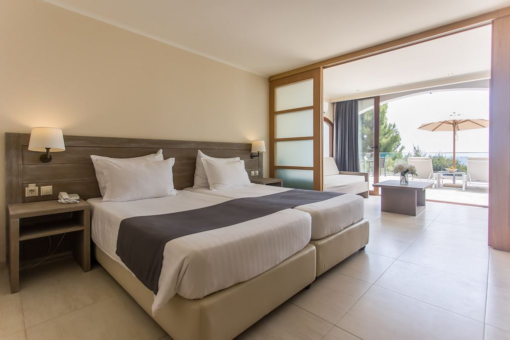 Superior Bungalow with Private Pool Sea View / Mouse Island View