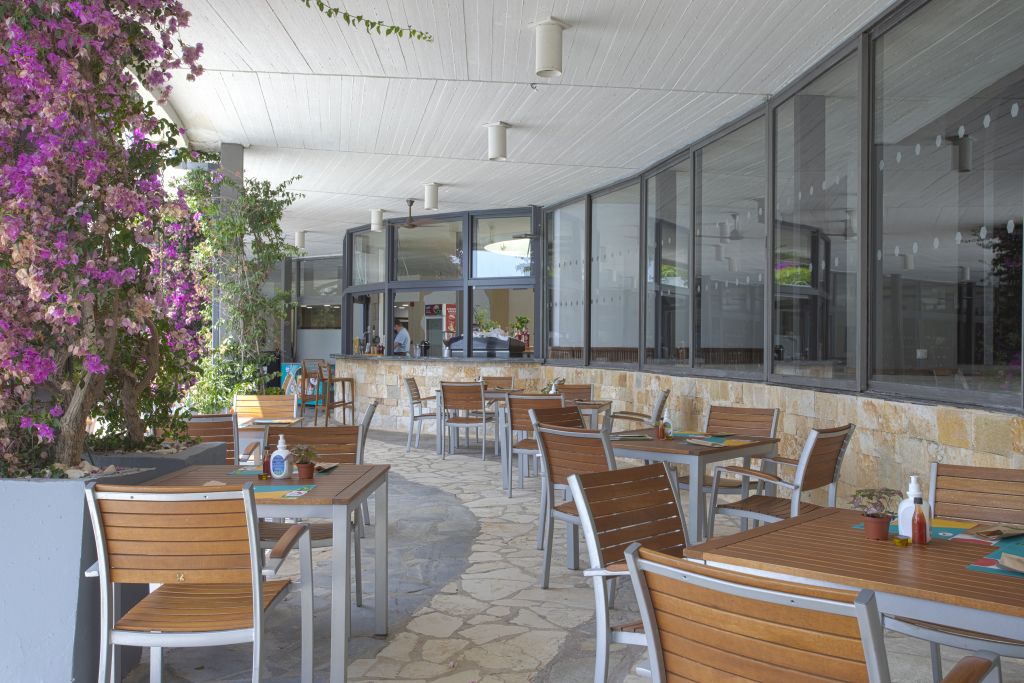 altΜπαρ Πισίνας “Almira”