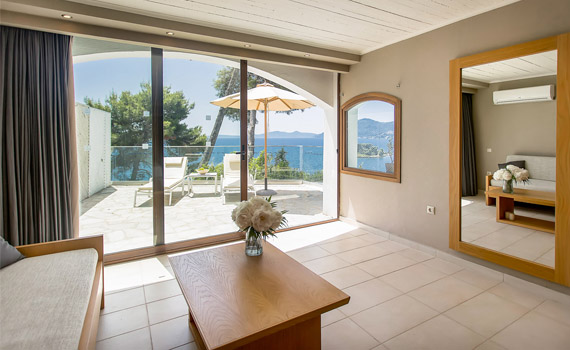 Premium Family Bungalow with private pool Sea & Mouse Island view