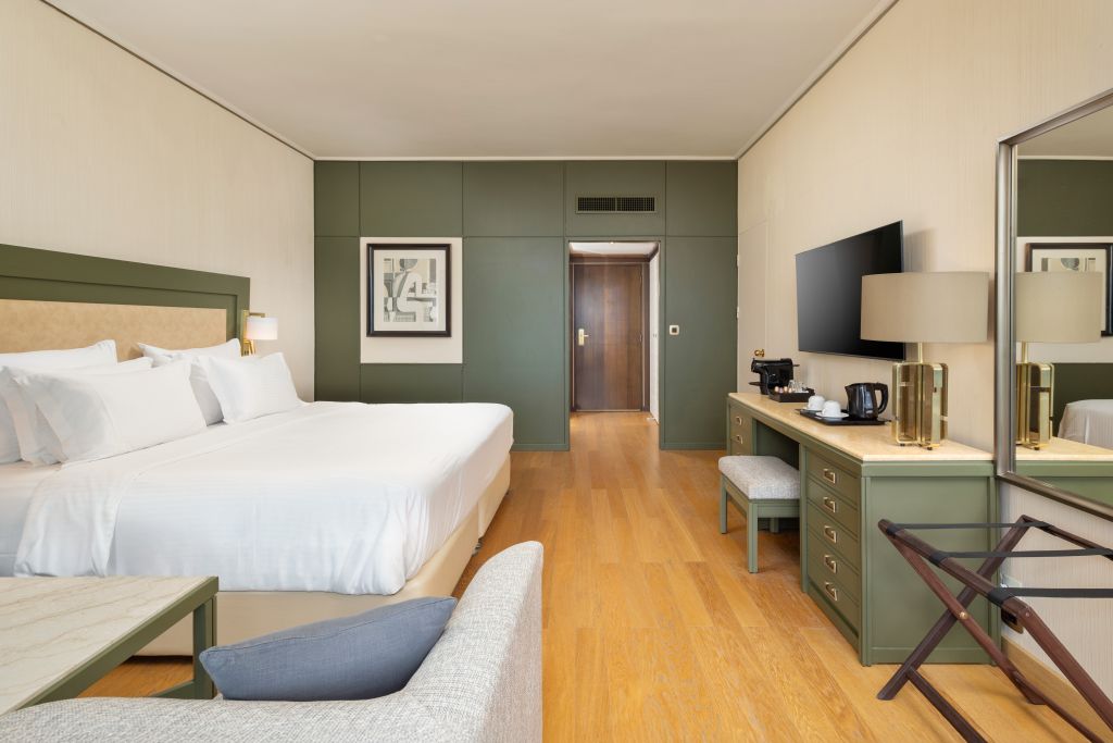 NEW VERDE Twin Lake / Ancient Port View